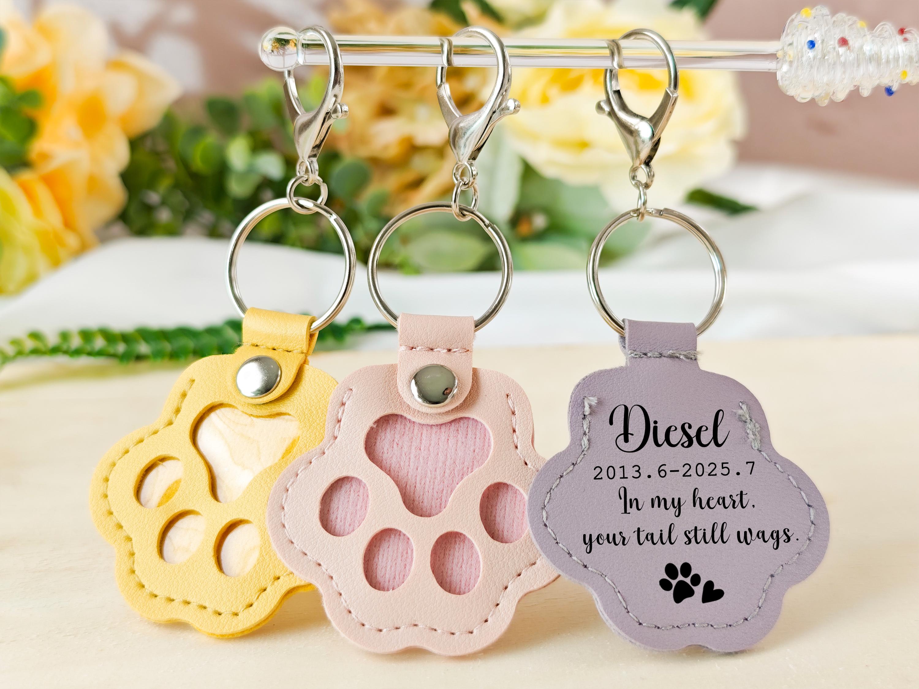 Pet Fur Keepsake Keychain,Dog Fur Keepsake Leather Pouch, Memorial Keychain for Dog,Pet Hair Storing