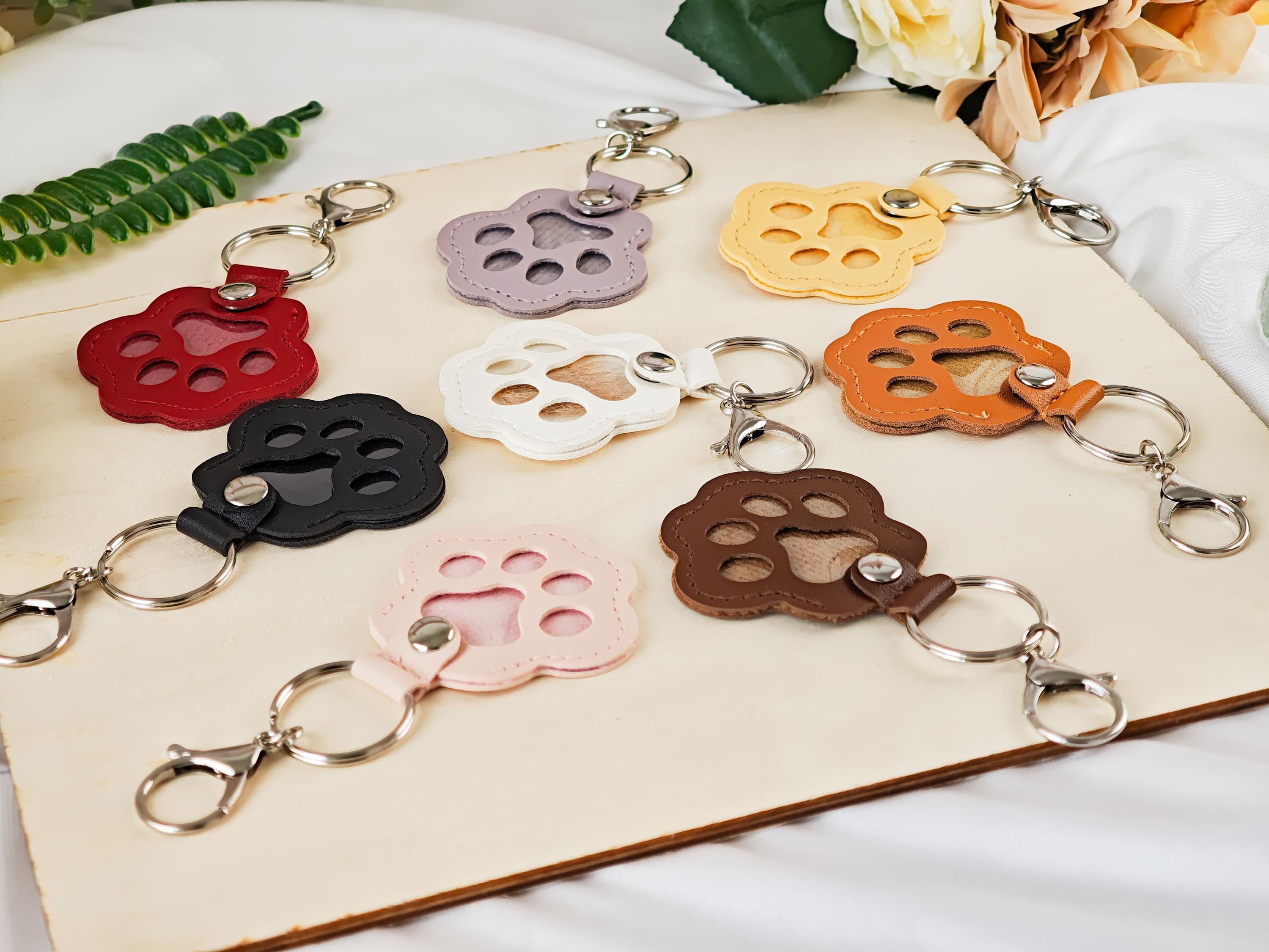 Pet Fur Keepsake Keychain,Dog Fur Keepsake Leather Pouch, Memorial Keychain for Dog,Pet Hair Storing