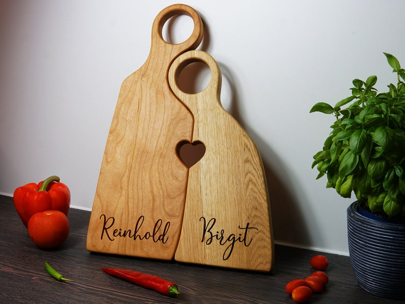 Cutting board figures with heart personalized from different types of wood wedding gift, couple gift for Valentine's Day, Mother's Day gift