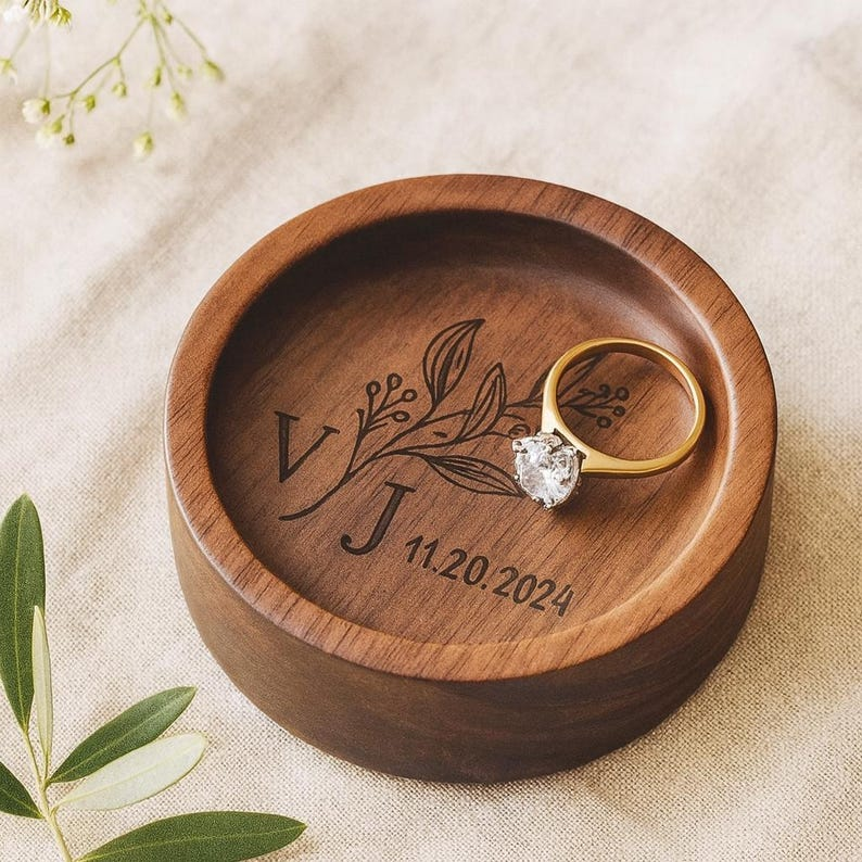 Custom Wood Ring Dish Engraved Name & Date Jewelry Dish for Engagement, Anniversary, Wedding Unique Couple Gift for Her or Him