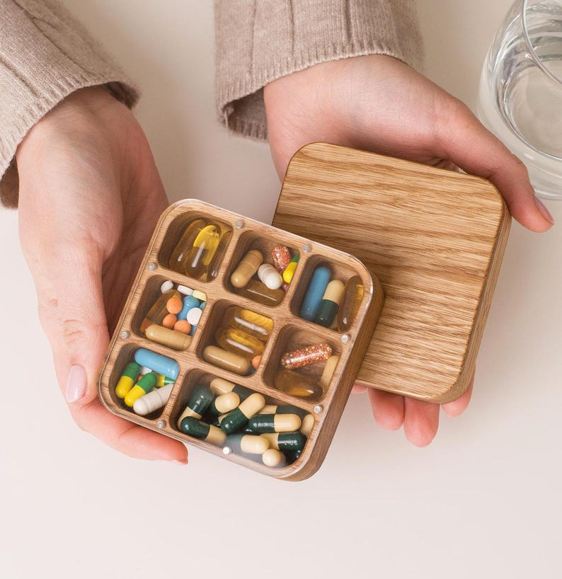 Pill Box 7-Day For Purse, Weekly Pill Case Container, Cute Pill Pocket Organizer, Small Pill Container Supplements Travel