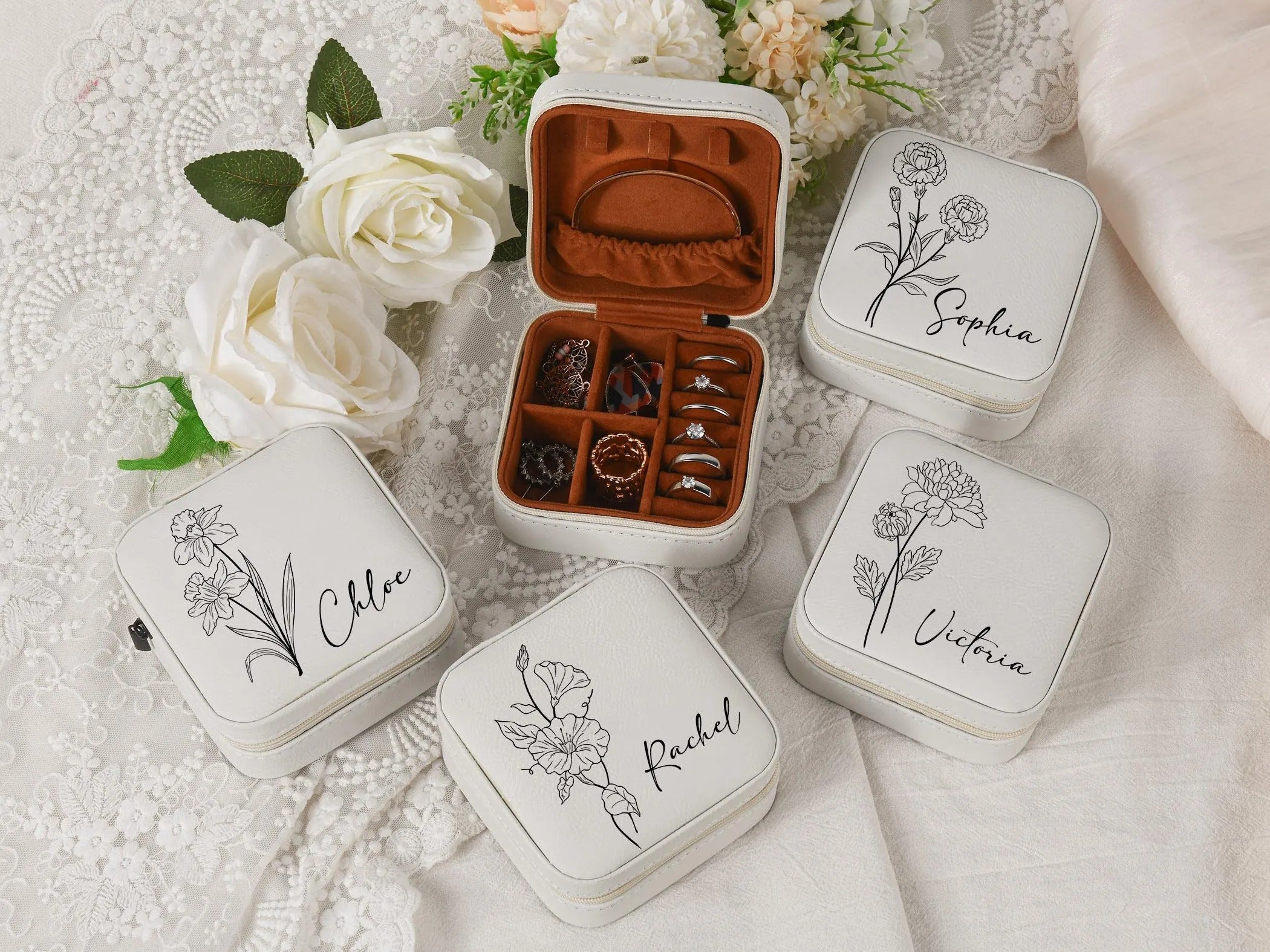 Engraved Leather Jewelry box,Bridesmaid Jewelry box,Personalized travel jewelry box,Leather Jewelry Travel Box,Travel Jewelry Case with Name