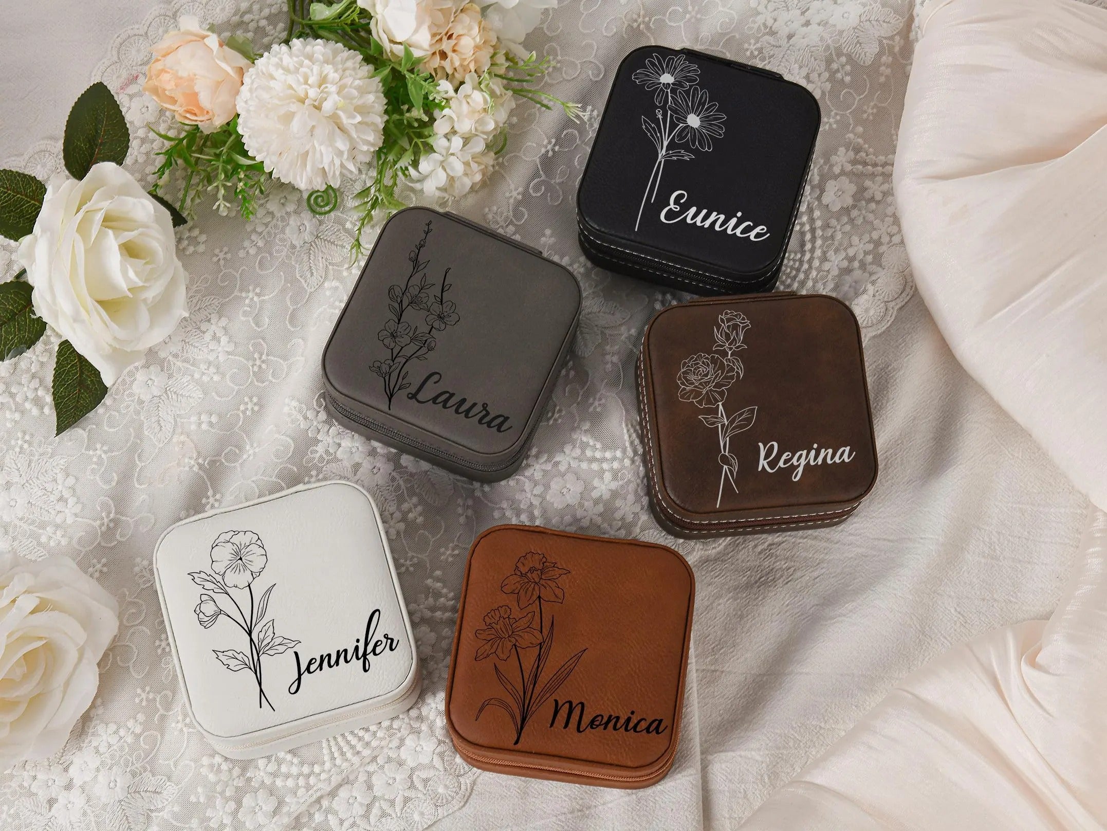 Engraved Leather Jewelry box,Bridesmaid Jewelry box,Personalized travel jewelry box,Leather Jewelry Travel Box,Travel Jewelry Case with Name