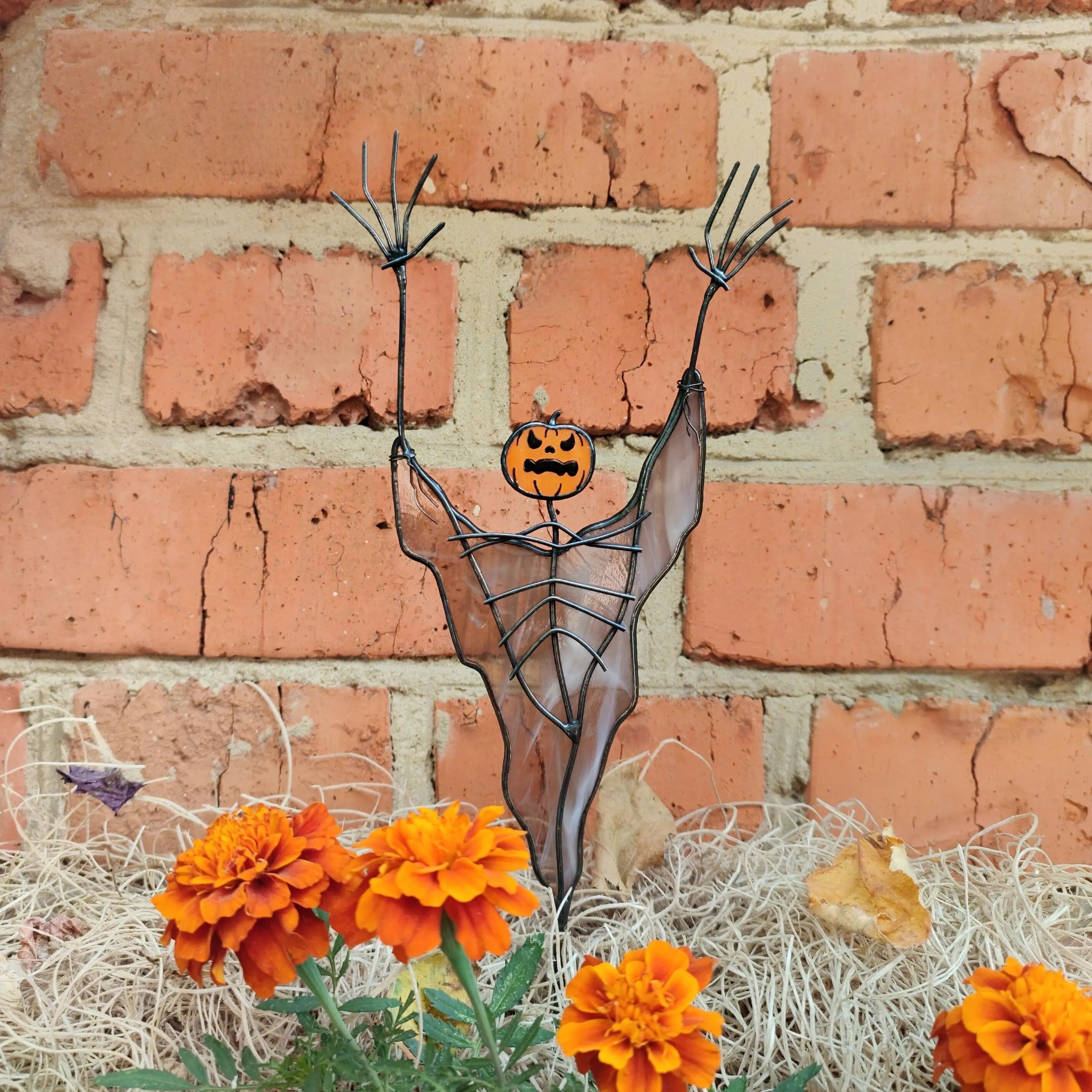 Stained Glass Scarecrow with Pumpkin Head Plant Stake Halloween Decor. Spooky Garden Decoration for Halloween Display. Unique Halloween Gift