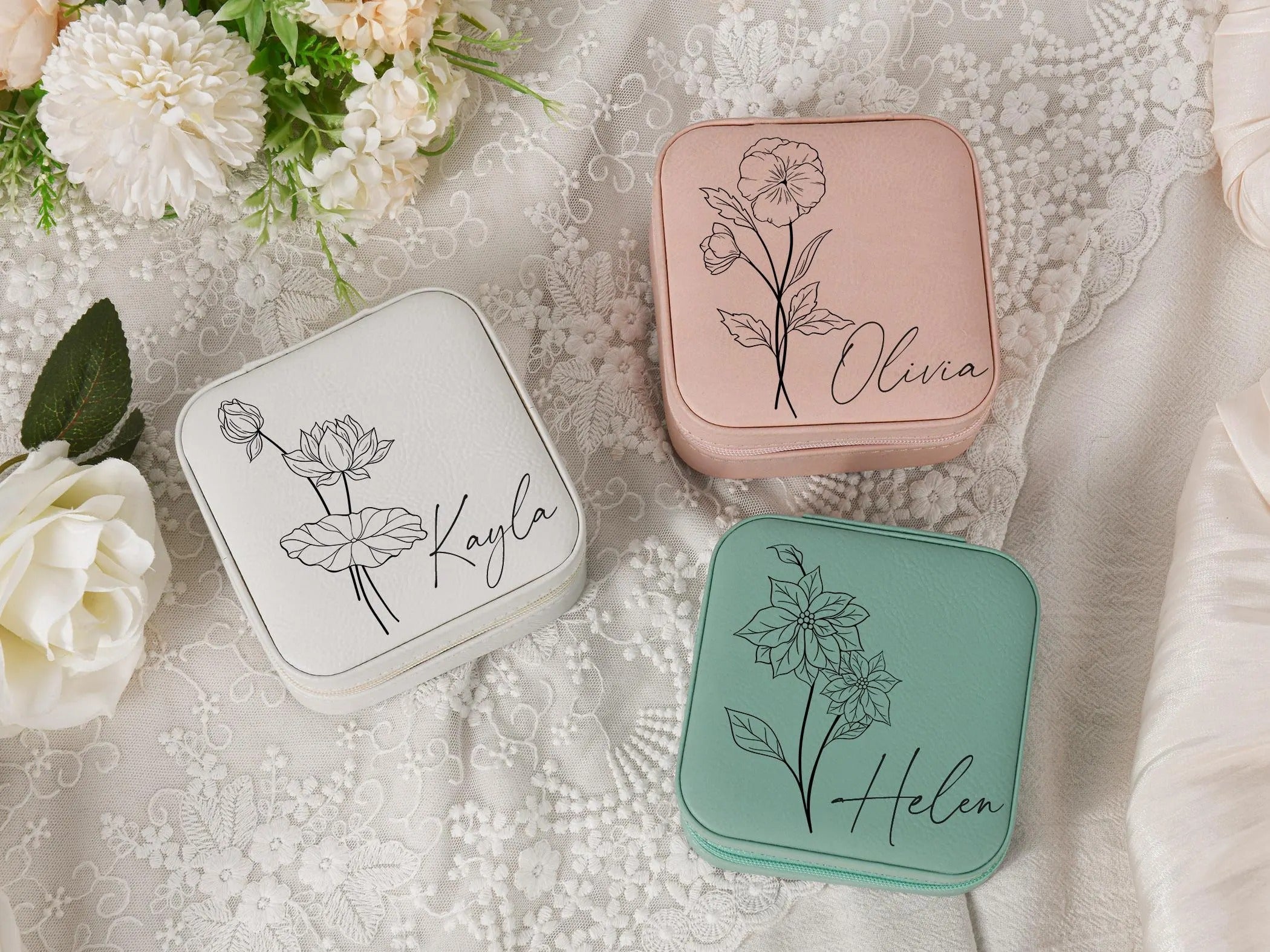 Engraved Leather Jewelry box,Bridesmaid Jewelry box,Personalized travel jewelry box,Leather Jewelry Travel Box,Travel Jewelry Case with Name