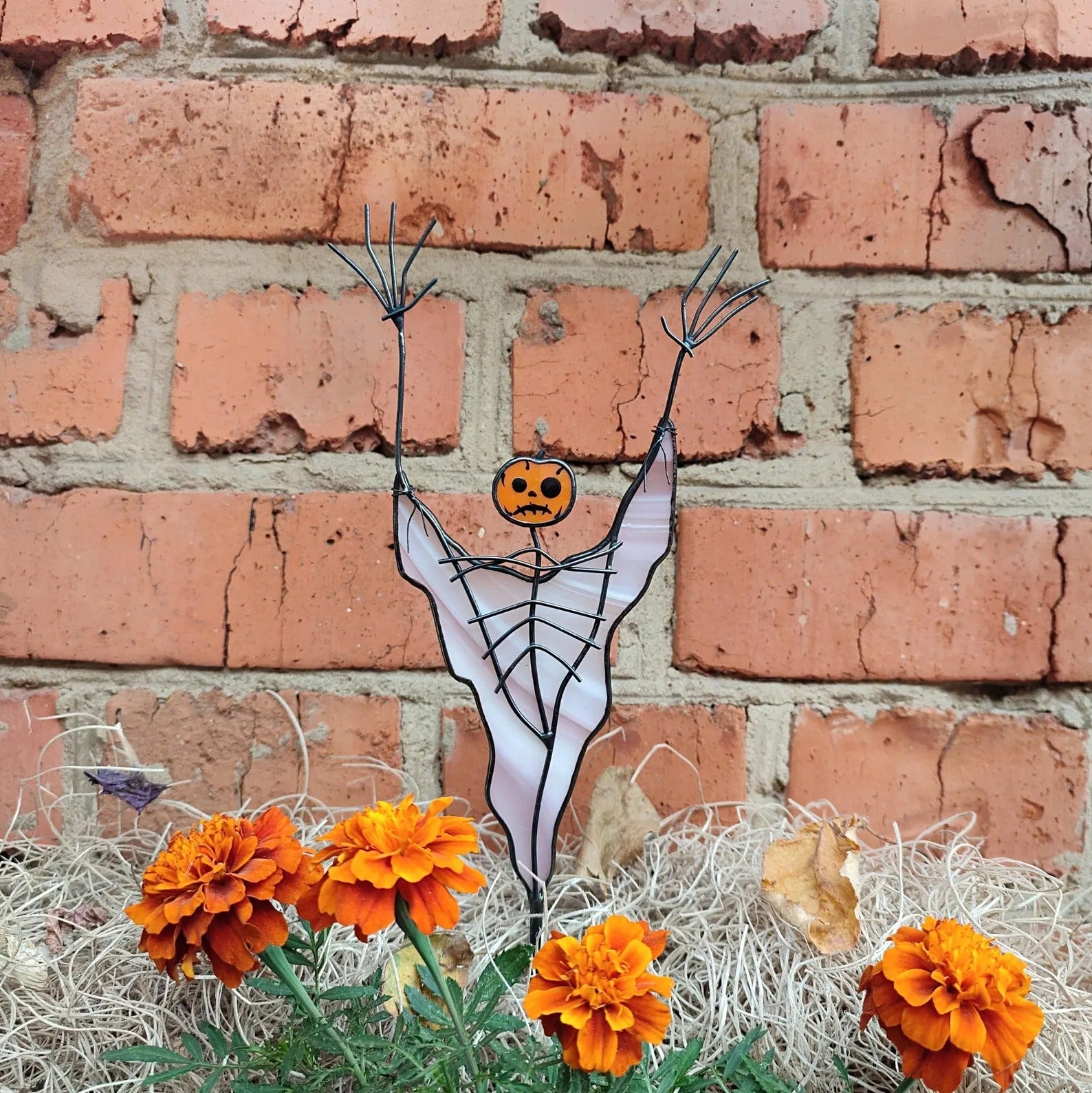 Stained Glass Scarecrow with Pumpkin Head Plant Stake Halloween Decor. Spooky Garden Decoration for Halloween Display. Unique Halloween Gift