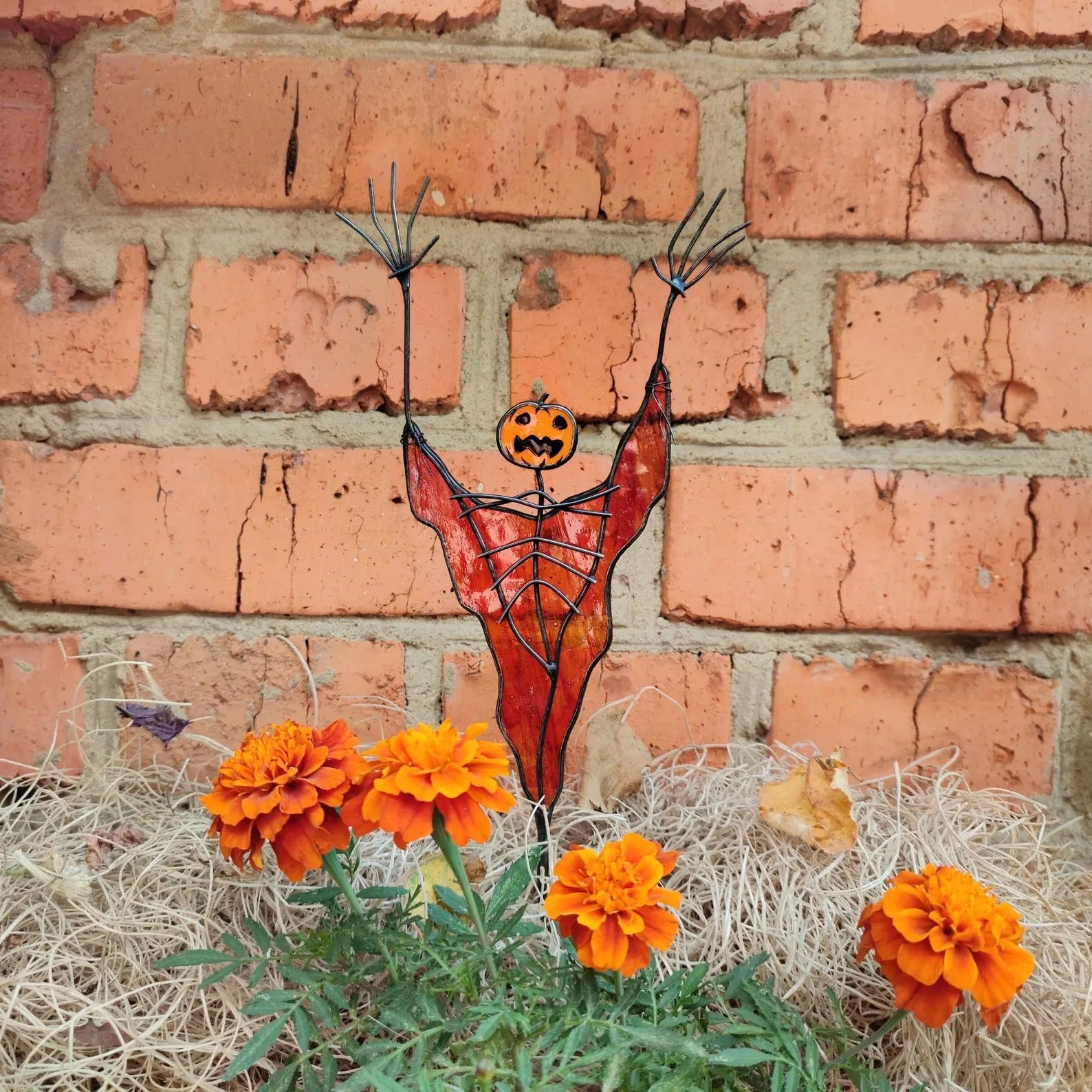 Stained Glass Scarecrow with Pumpkin Head Plant Stake Halloween Decor. Spooky Garden Decoration for Halloween Display. Unique Halloween Gift