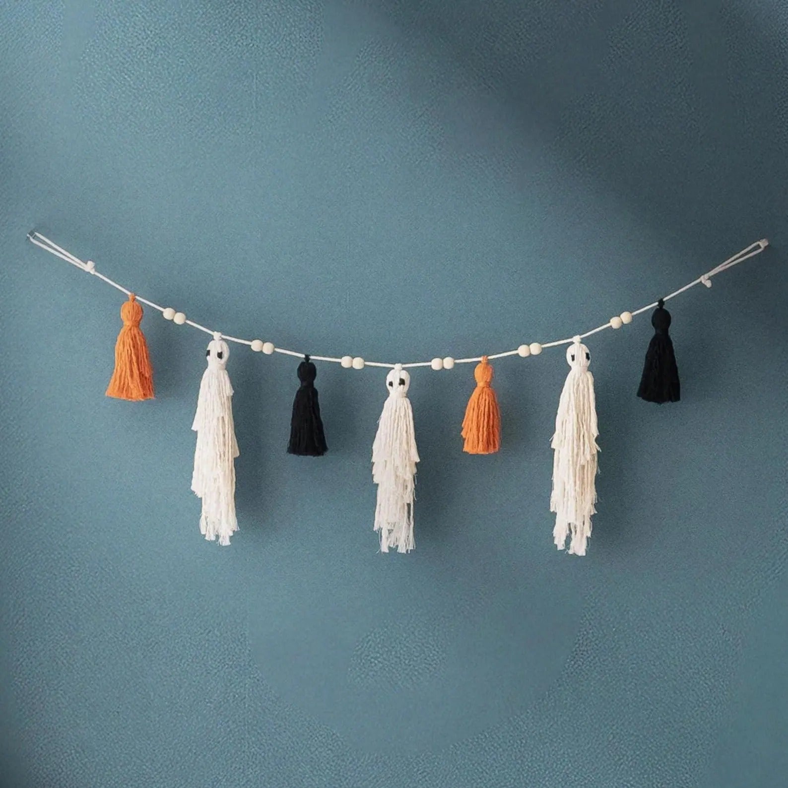 Party-Ready Halloween Ghost Garland – Boho Macrame Wall Banner V75
