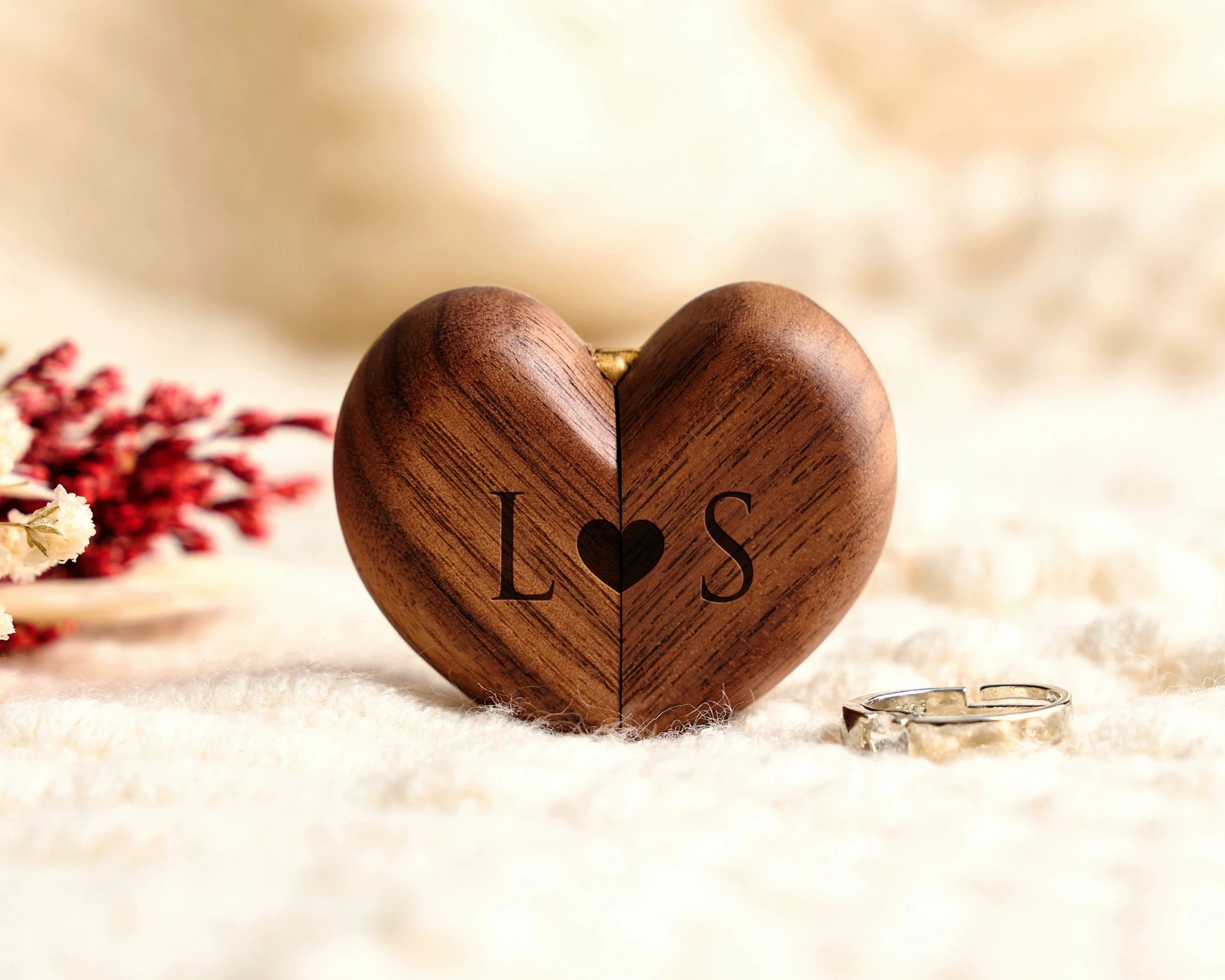Custom Heart Shaped Wooden Ring Holder, Personalized Wedding Ring Box, Ring Bearer Holder, Anniversary Gift for Couple, Engagement Box