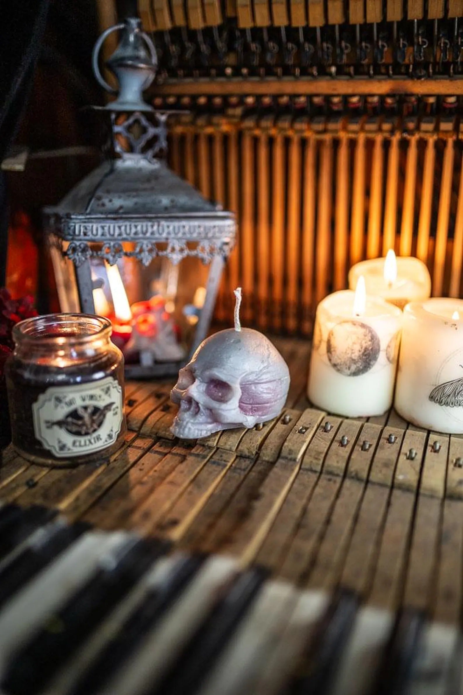 Halloween Candle Skull bleeding red witch